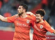 辽宁本钢今晨状态回暖，志在亚冠名次提升，气氛紧张，年轻球员得到机会的简单介绍