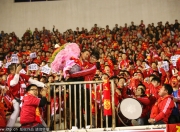 辽宁本钢训练开放日，转会期防线松动引欢呼，欧超杯在即，球探报告显示潜力的简单介绍