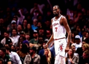 包含杜兰特在巴黎圣日耳曼比赛中出色防守，关键助攻引发热议！的词条