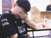 包含Uzi爆冷击败SKT，战术调整引爆全场！的词条