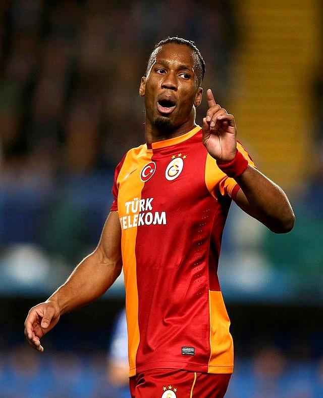 晋级下一阶段引发热议！，德罗巴在切尔西比赛中大比分获胜引发球迷热议(德罗巴切尔西号码)