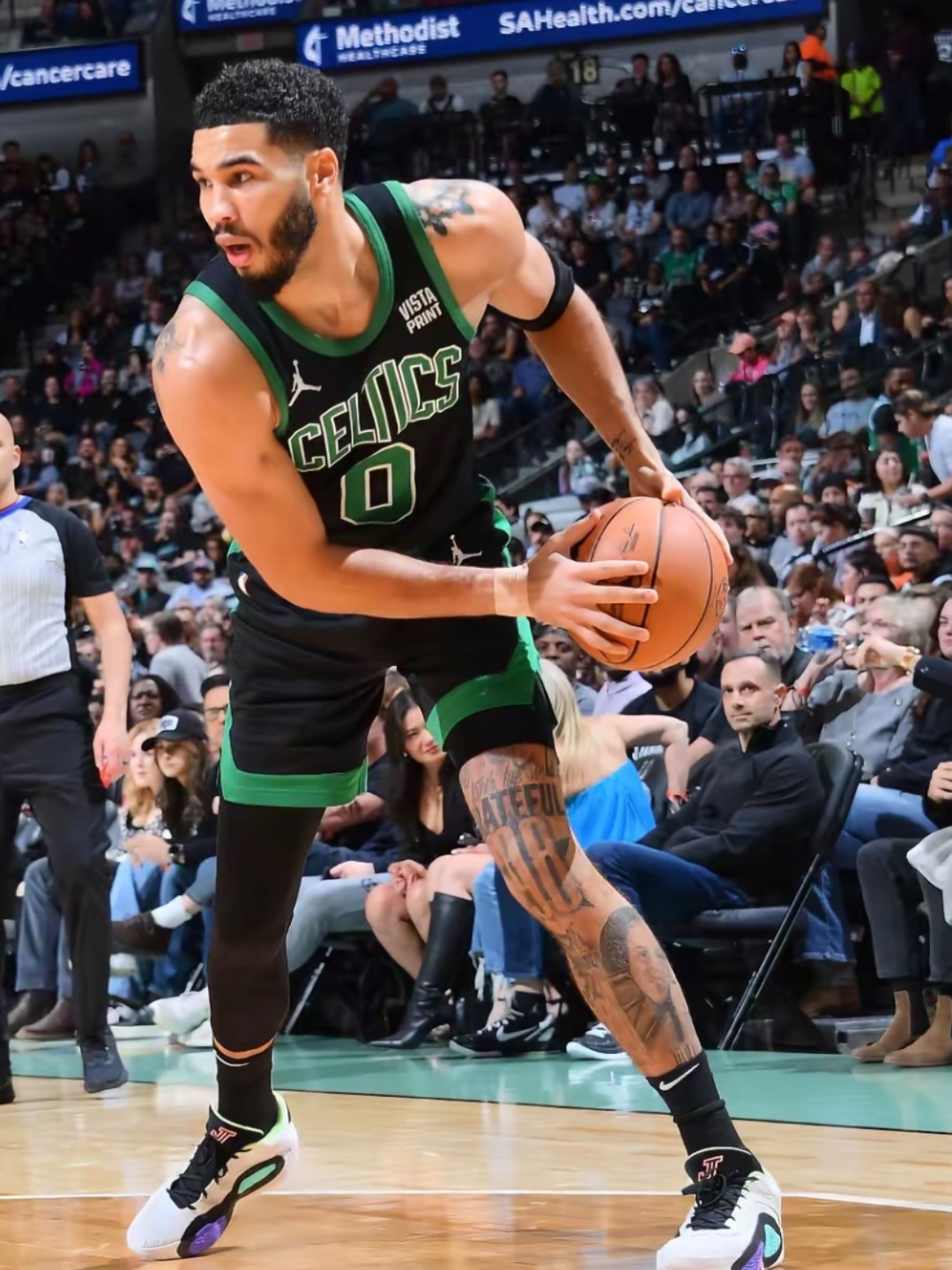  美国队观众热烈欢呼！，塔图姆迎来十五赛季出色发挥赢得满堂喝彩