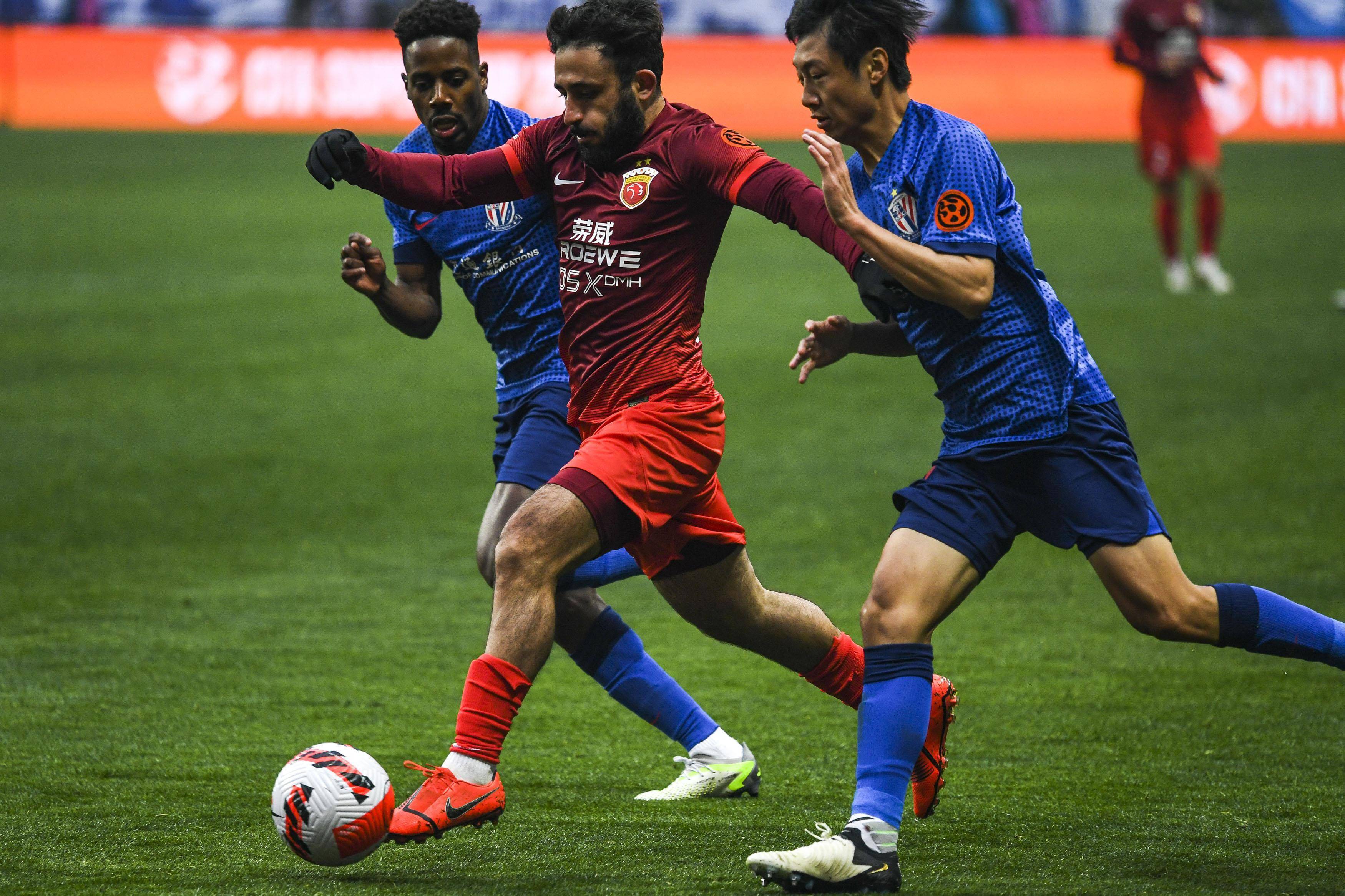 广州队清晨临场应变;志在亚冠名次提升;更衣室稳定;训练强度明显提升的简单介绍 广州队清晨临场应变;志在亚冠名次提升;更衣室稳定;训练强度明显提升的简单介绍