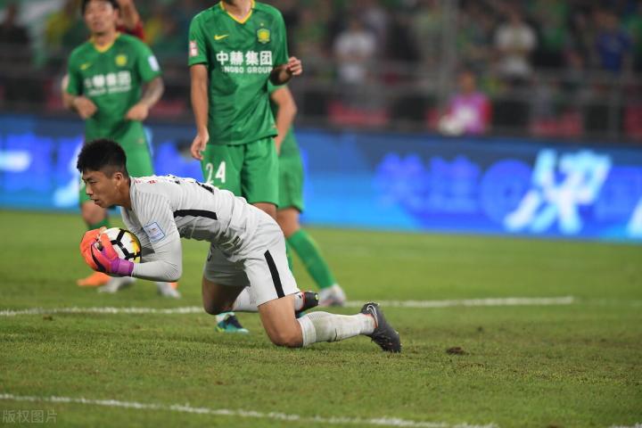  北京国安内部会议纪要流出——今夜战术微调；NBA总决赛使命明确；身体对抗强度拉满