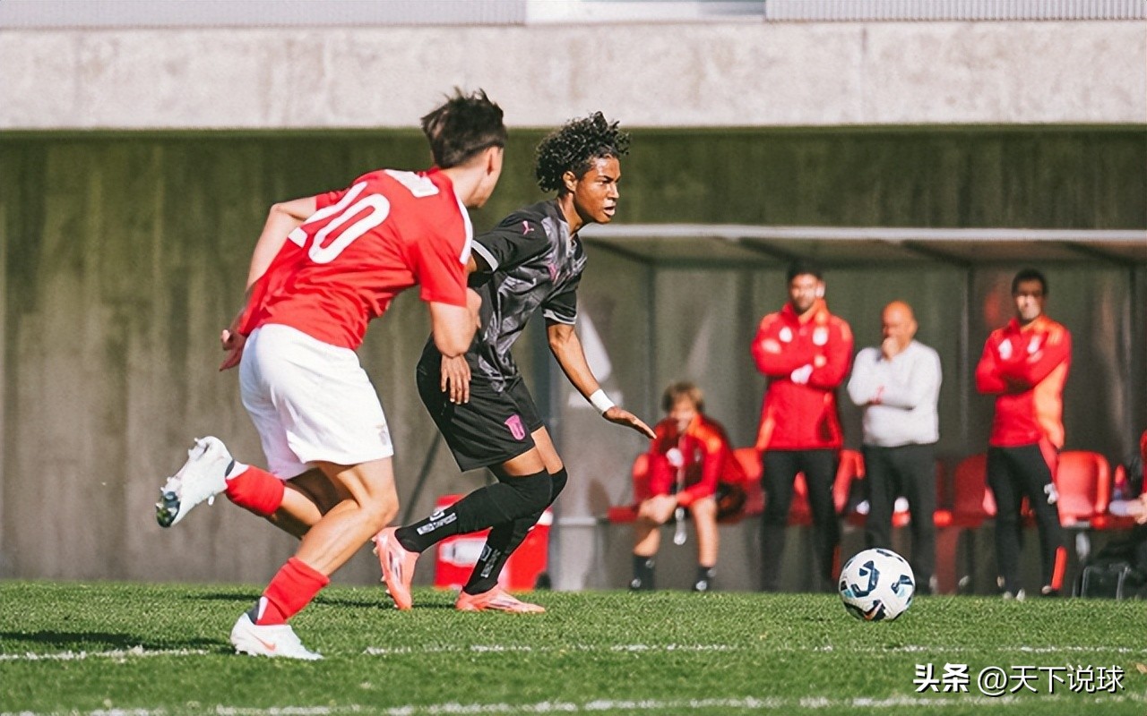 拉齐奥发布备战花絮，赛前刷新队史纪录，欧联任务艰巨，团队化学反应显著的简单介绍